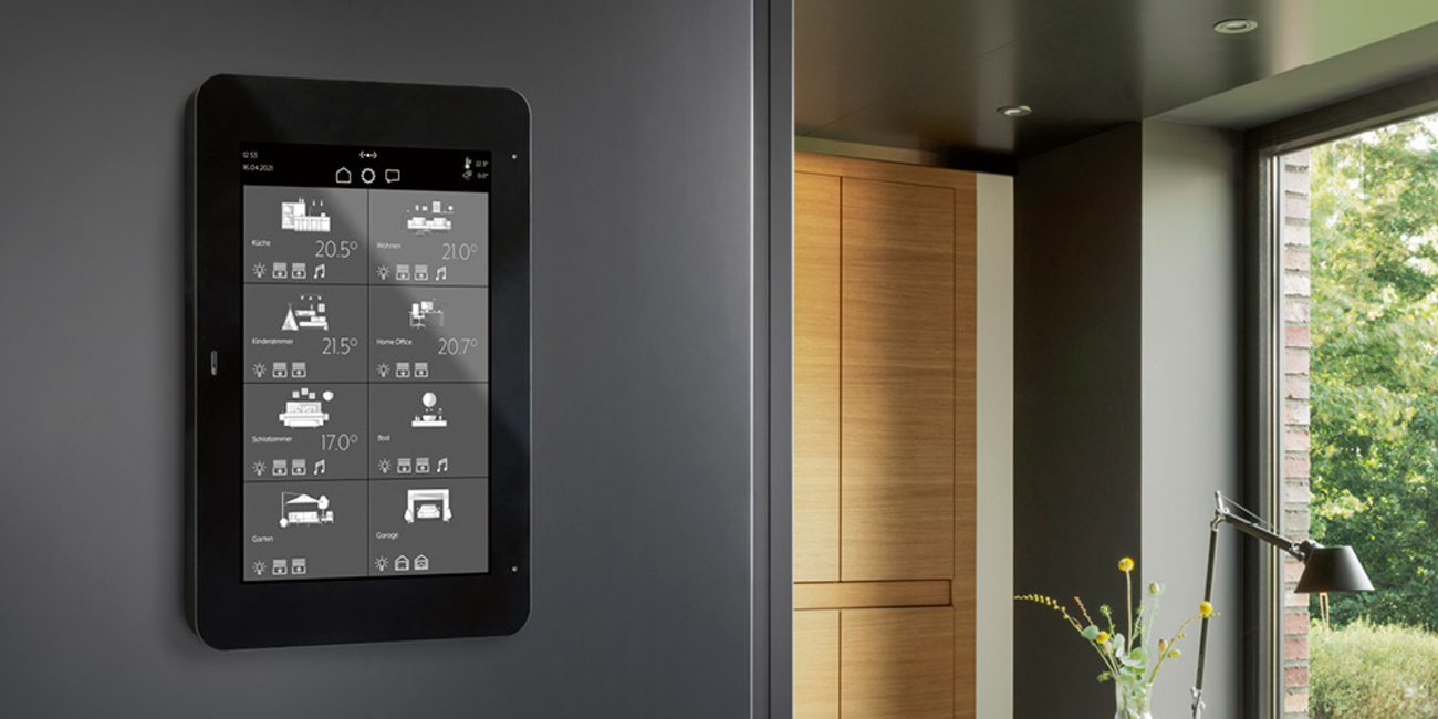 JUNG Smart Panel 8 bei Elektro Brandschutz Schnatz in Großostheim