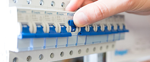 Schalt­schrank­bau bei Elektro Brandschutz Schnatz in Großostheim